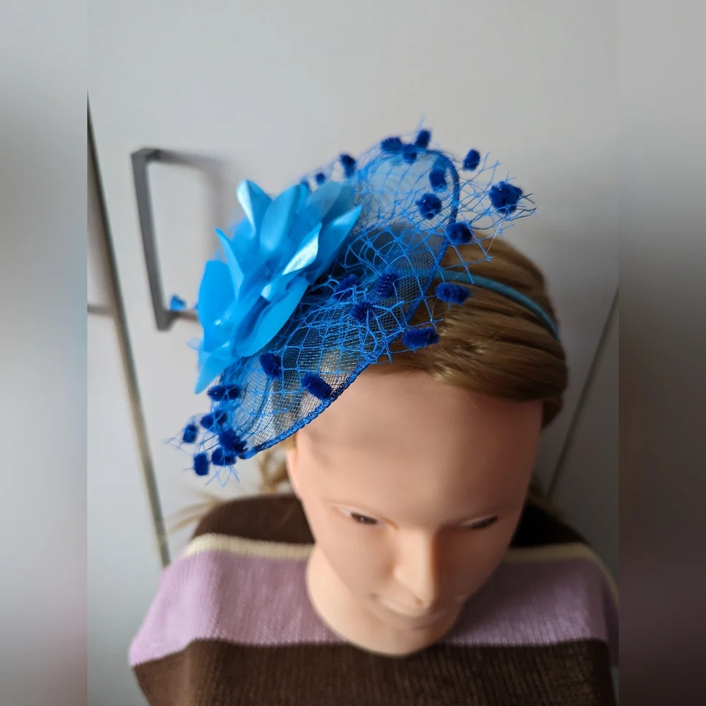 New Blue Floral Fascinator - Picture 3 of 8